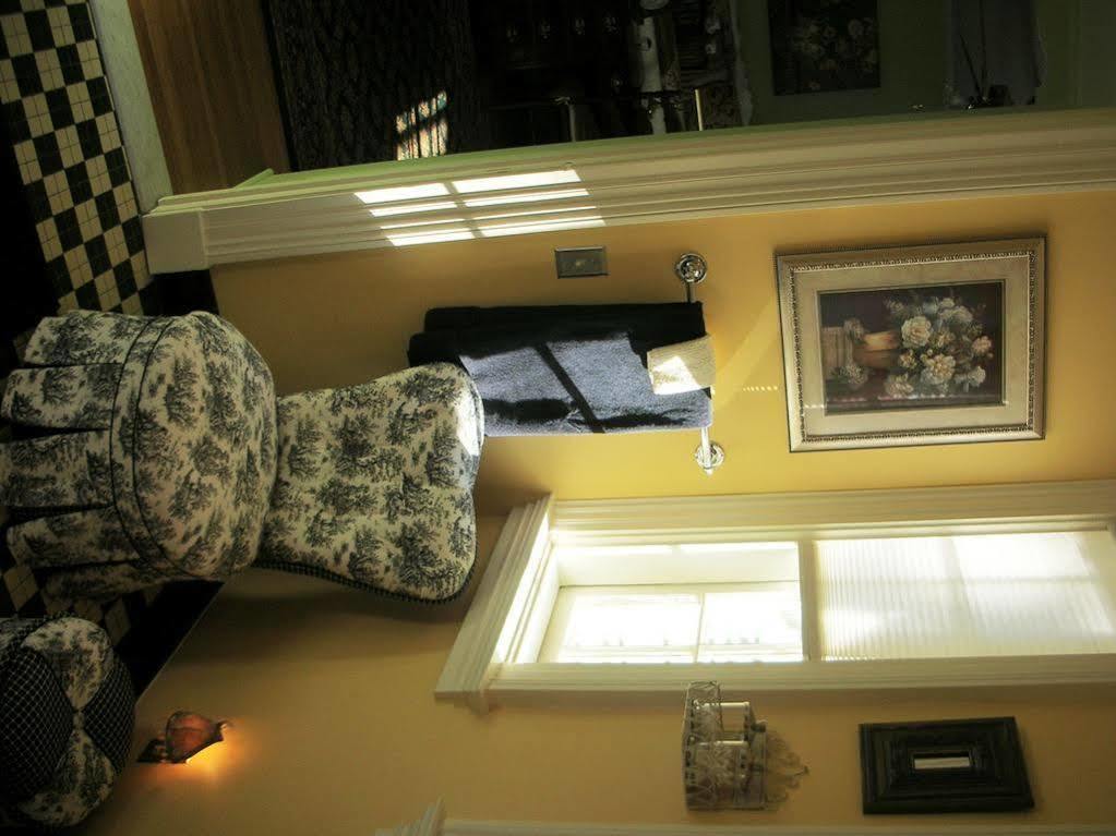 רוצ'סטר A B&B At The Edward Harris House Inn מראה חיצוני תמונה